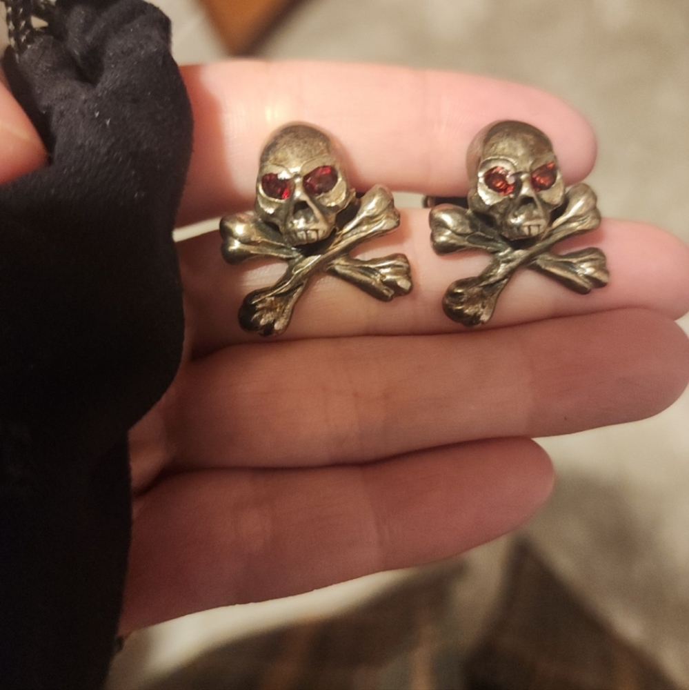 King baby skull and cross bones garnet cuff links - Picture 5 of 7